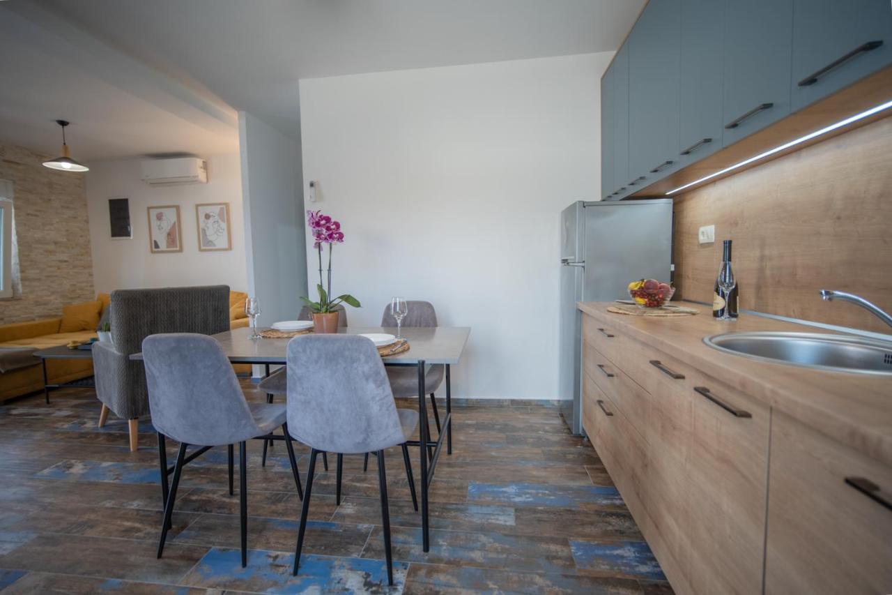 Вилла Family House Bjelila Тиват Экстерьер фото
